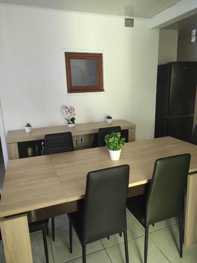 Location Saisonniere Les Bibassiers Apartment Le Tampon Exterior photo